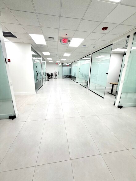 More Photos Of 701 Park of Commerce Blvd, Boca Raton Light Distribution For Lease