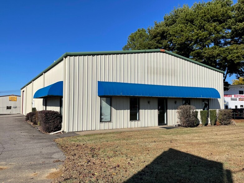 More Photos Of 515 Weir Rd, Russellville Freestanding For Lease