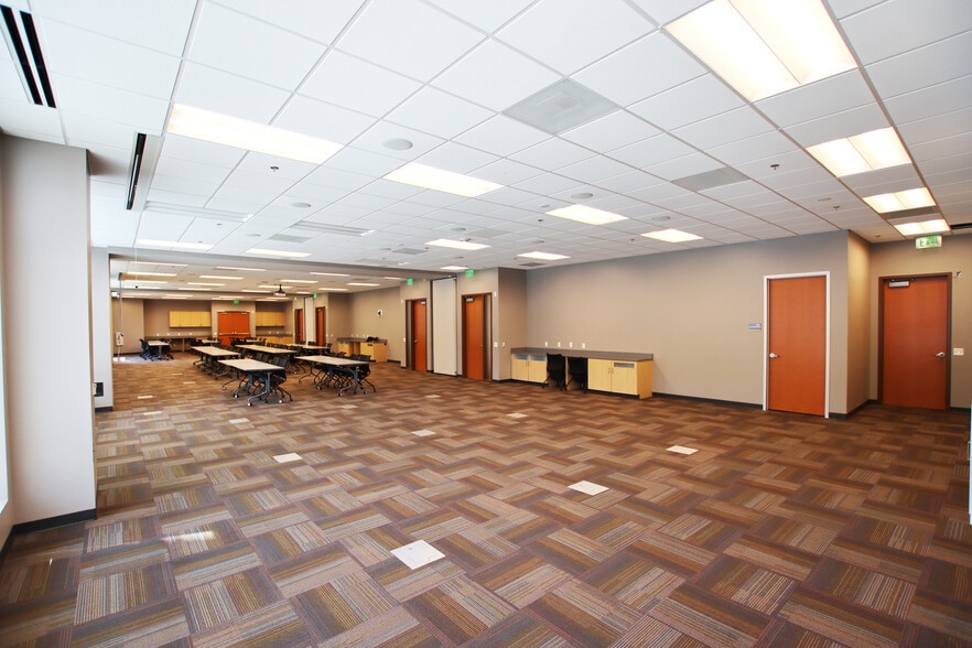 More Photos Of 8045 Arco Corporate Dr, Raleigh Office For Lease