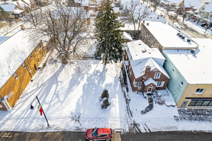 Primary Photo Of 2025 Clinton St, Buffalo Medical For Sale