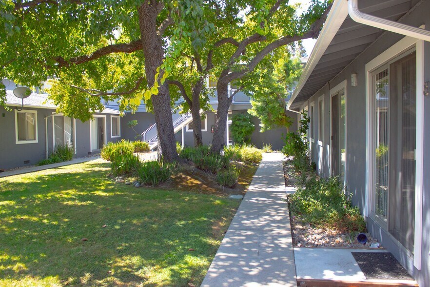 More Photos Of 2483-2491 Whitney Dr, Mountain View Apartments For Sale