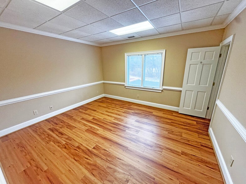 More Photos Of 4715 Bethania Station Rd, Winston-Salem Light Manufacturing For Lease