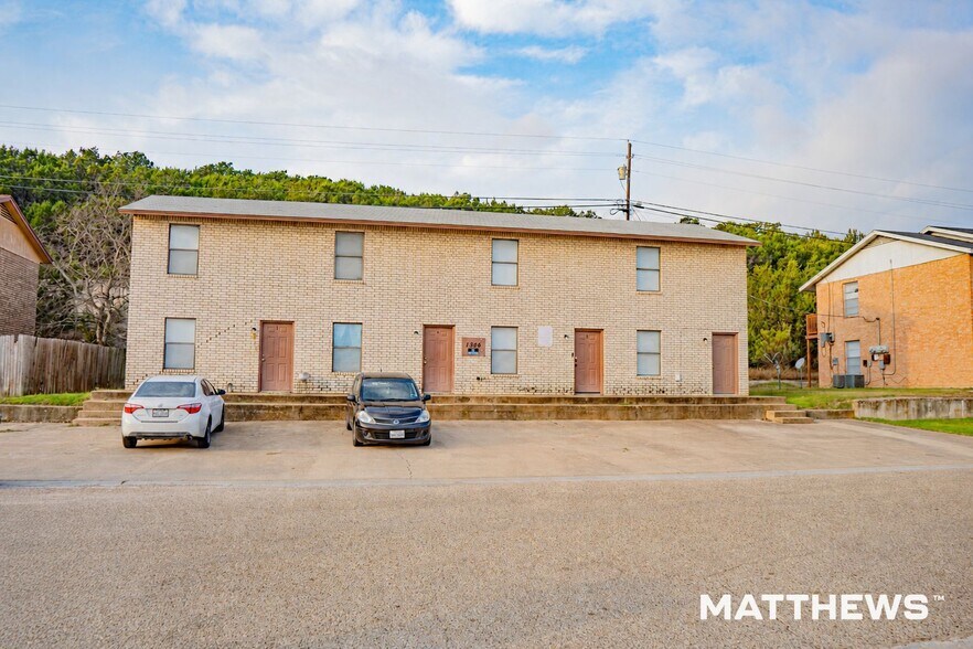 Primary Photo Of 1306 Brown Dr, Copperas Cove Apartments For Sale