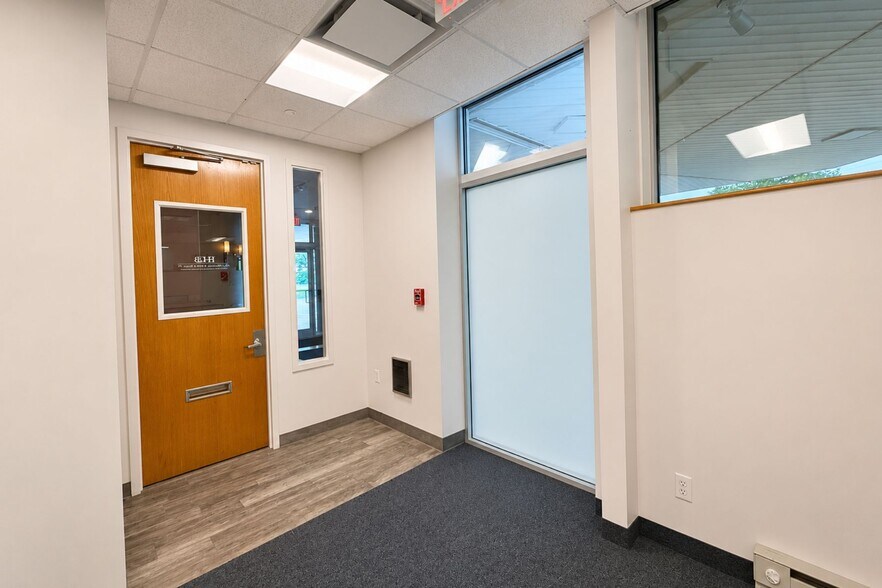 More Photos Of 1 Post Rd, Fairfield Office For Lease