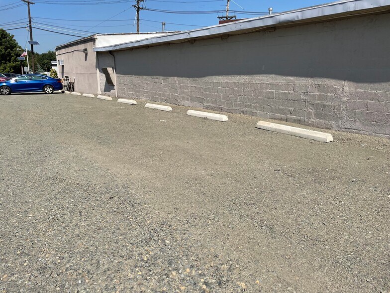 More Photos Of 851 Van Houten Ave, Clifton Warehouse For Lease