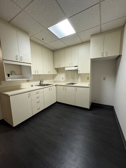 More Photos Of 533 5th St, Santa Rosa Office For Lease