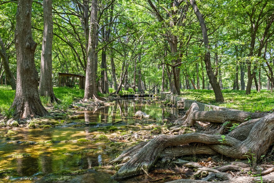 More Photos Of 104 Scudder Ln, Wimberley Hotel For Sale
