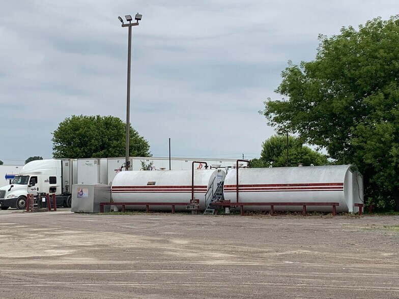 More Photos Of 775 Gillard St, Wallaceburg Industrial For Sale
