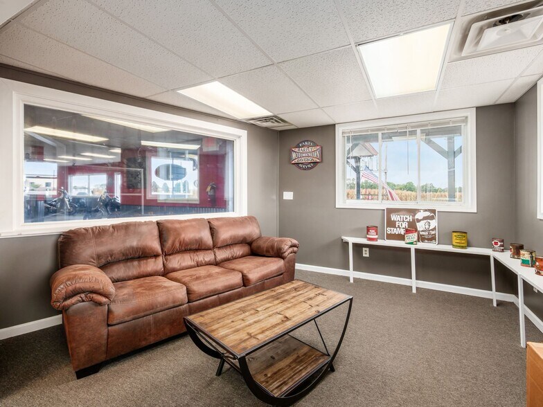 More Photos Of 31 S Ludlow Rd, Urbana Auto Repair For Sale