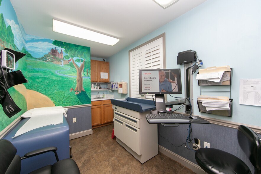 More Photos Of 318 White Horse Pike, Haddon Heights Medical For Sale