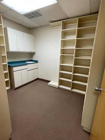 More Photos Of 180 White Rd, Little Silver Medical For Lease