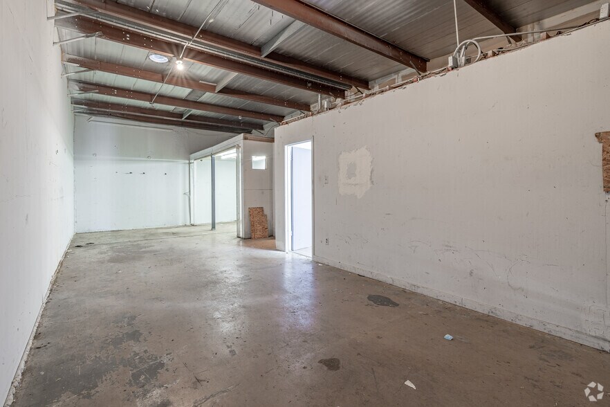 More Photos Of 10415 Perrin Beitel Rd, San Antonio Unknown For Lease