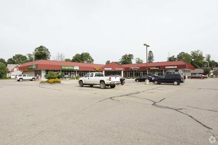 Primary Photo Of 151-155 S Main St, Cedar Springs Freestanding For Lease