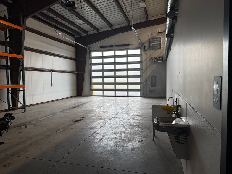 More Photos Of 3801 W Riverbend Ave, Post Falls Office For Lease