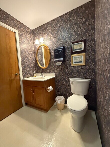 More Photos Of 3 Summer St, Hingham Office Residential For Lease