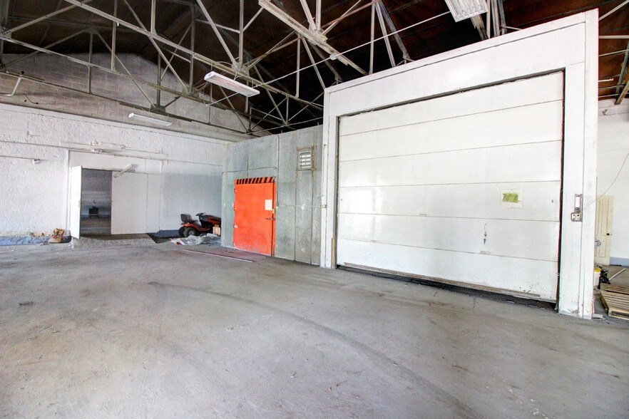 More Photos Of 142 Middle St, Geneva Warehouse For Sale