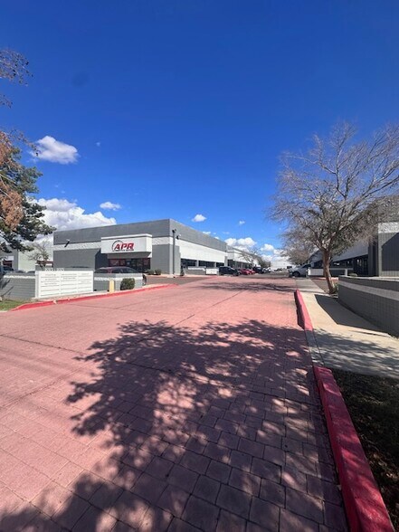 Primary Photo Of 1025 N McQueen Rd, Gilbert Warehouse For Lease