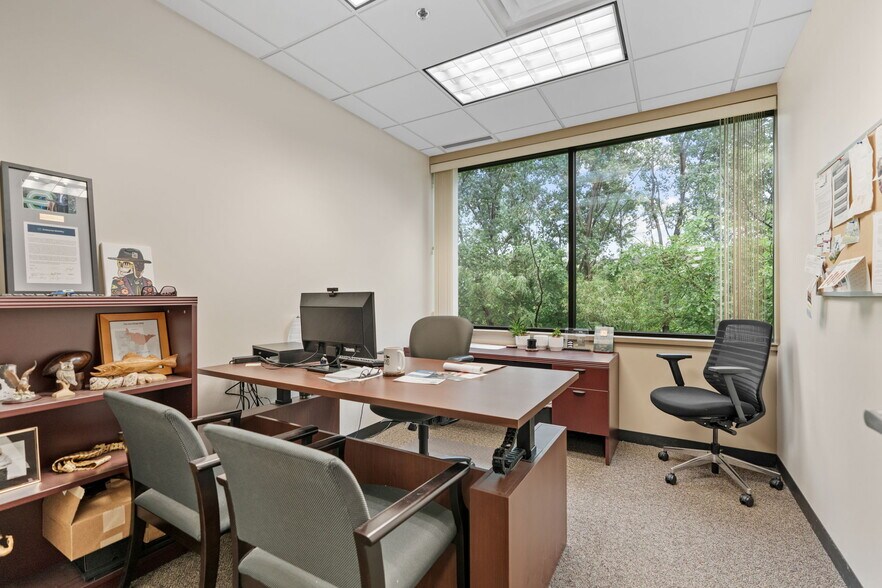 More Photos Of 2775 Blue Water Rd, Eagan Office For Sale
