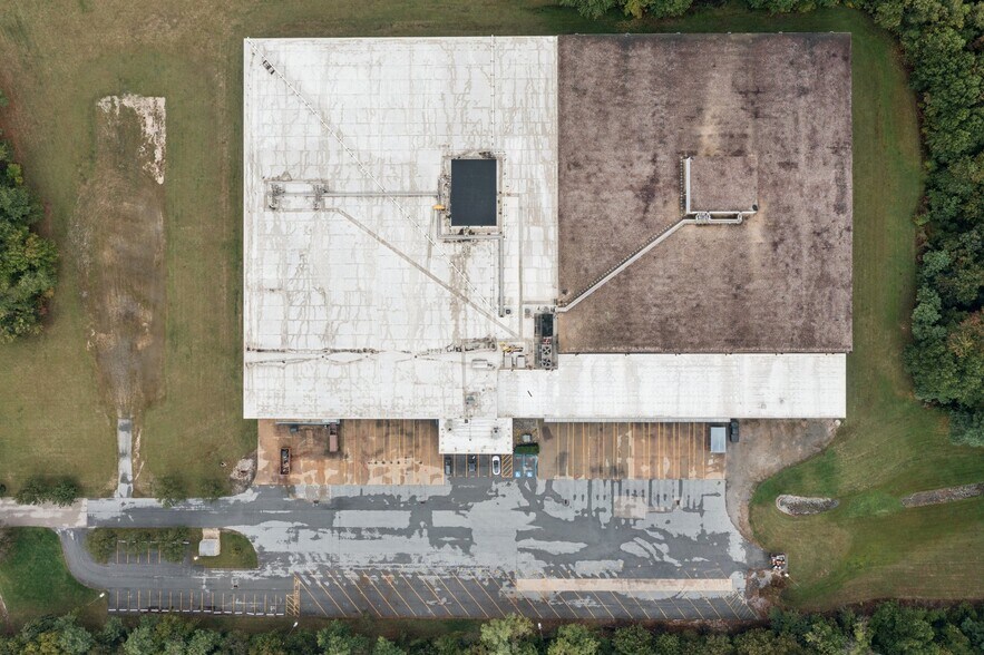 More Photos Of 380 Willow Springs Ln, York Refrigeration Cold Storage For Lease