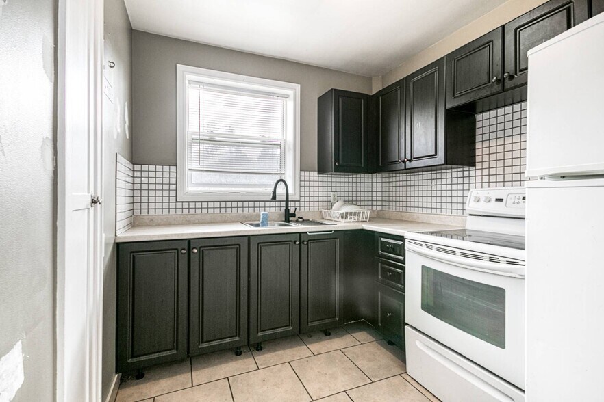More Photos Of 99 Douglas St, Sudbury Apartments For Sale