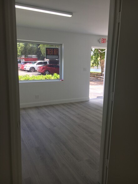 More Photos Of 1875 S Dixie Hwy, Pompano Beach Flex For Lease