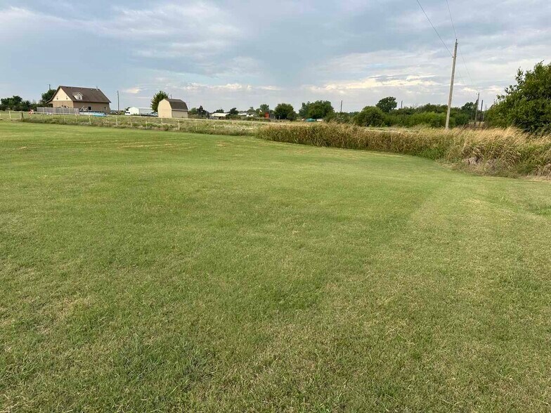 More Photos Of 22514 2930 rd, Kingfisher Industrial For Sale