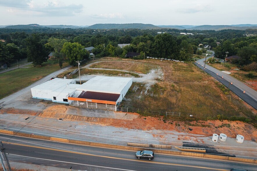 More Photos Of 1470 S Jefferson Ave, Cookeville Showroom For Sale