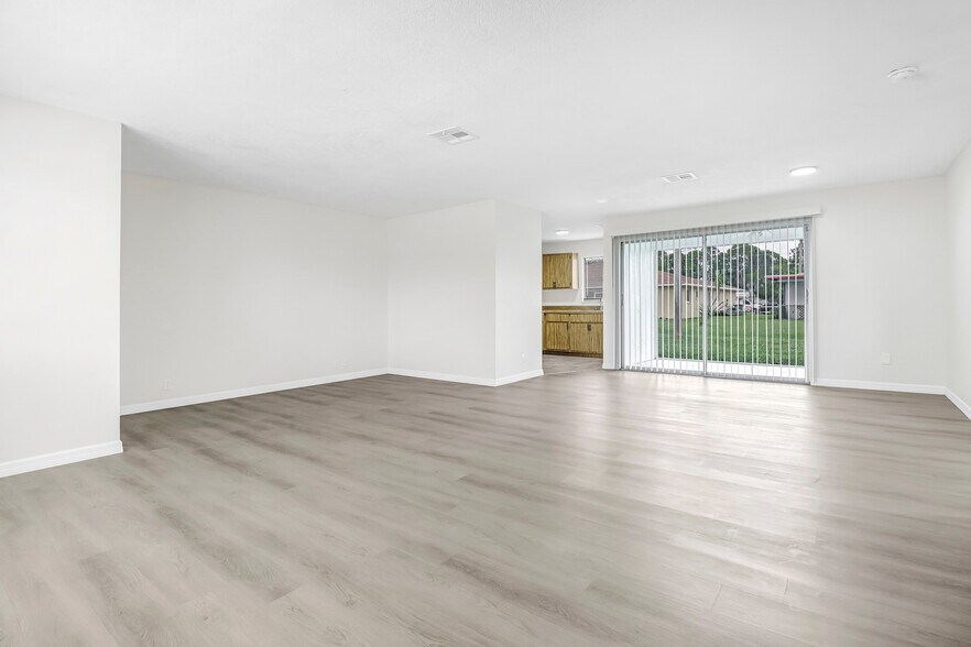 More Photos Of 937 SE 23rd Pl, Cape Coral Apartments For Sale