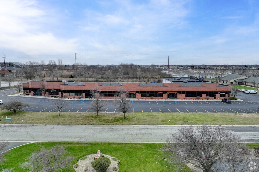More Photos Of 251-397 W 84th Dr, Merrillville Flex For Lease