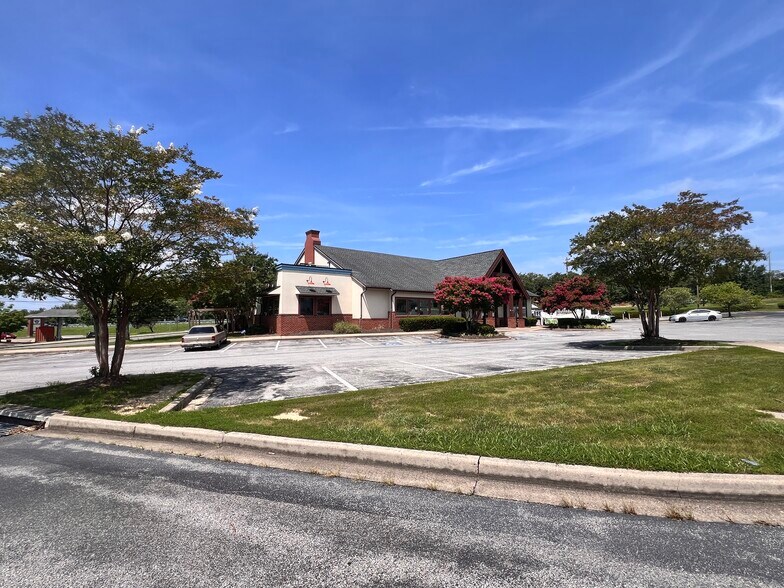 More Photos Of 13200 Dowell Rd, Solomons Restaurant For Sale