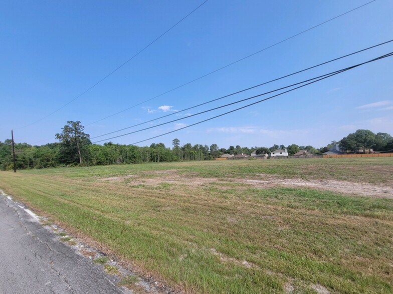 More Photos Of 0 Lakeville Dr, Kingwood Land For Sale