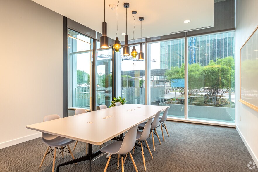 More Photos Of 2550 Pacific Ave, Dallas Unknown For Lease