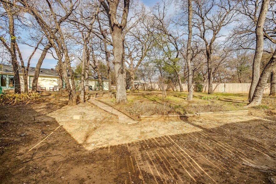 More Photos Of 2418 Cales Dr, Arlington Office Residential For Sale