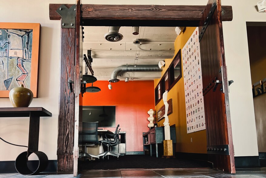 More Photos Of 1425 E Douglas Ave, Wichita Office For Lease