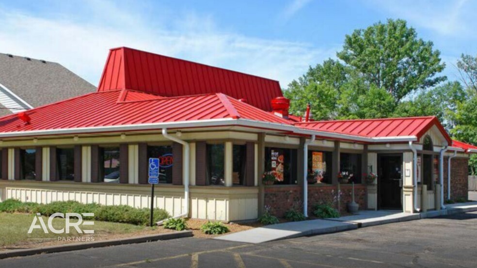 Primary Photo Of 956 S Lake St, Forest Lake Restaurant For Sale