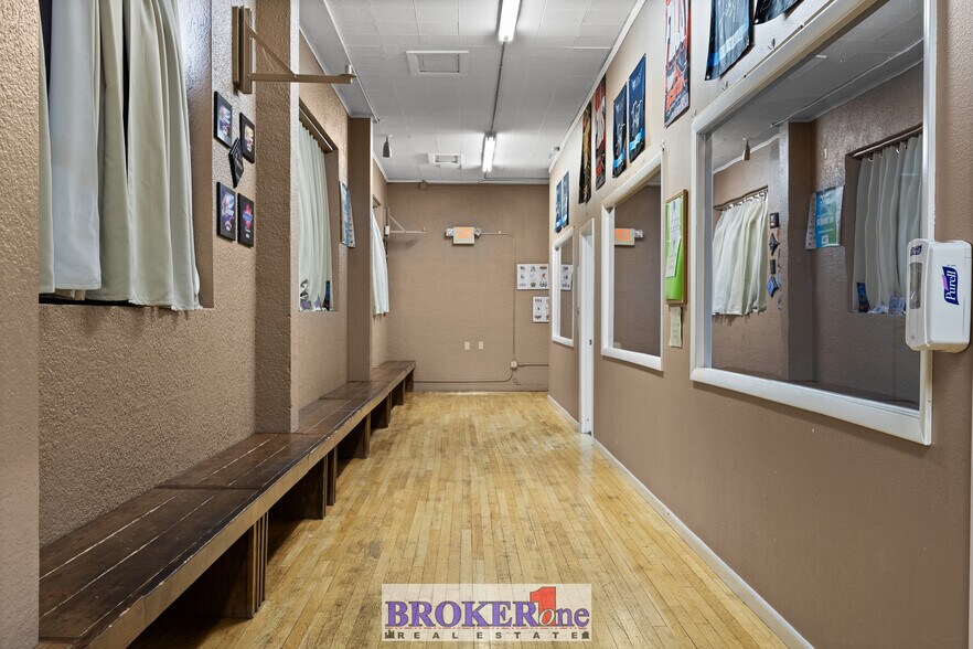 More Photos Of 225 N Wolcott St, Casper Flex For Lease