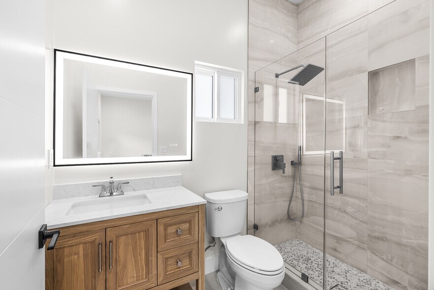 More Photos Of 5131 Don Pio Dr, Woodland Hills Multifamily For Sale