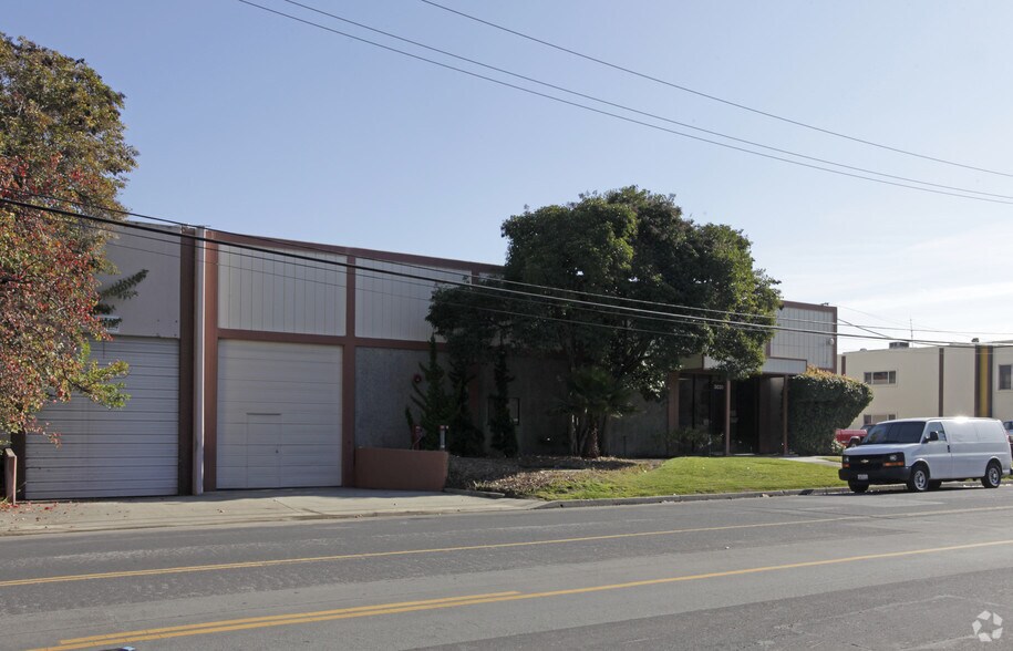 More Photos Of 3031 Corvin Dr, Santa Clara Industrial For Sale
