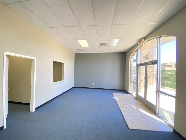 More Photos Of 104-106 Grapevine Hwy, Hurst Medical For Lease
