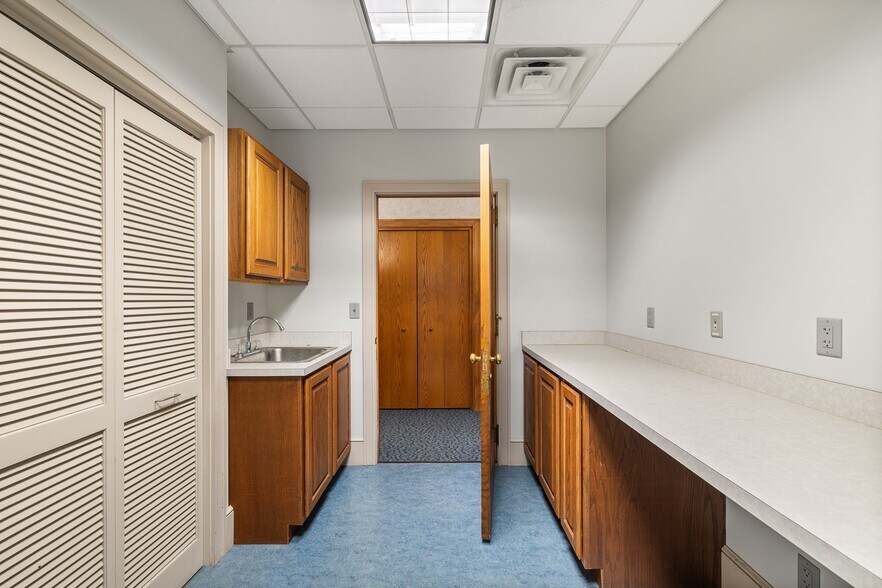 More Photos Of 380 N Main St, Mansfield Office Residential For Sale