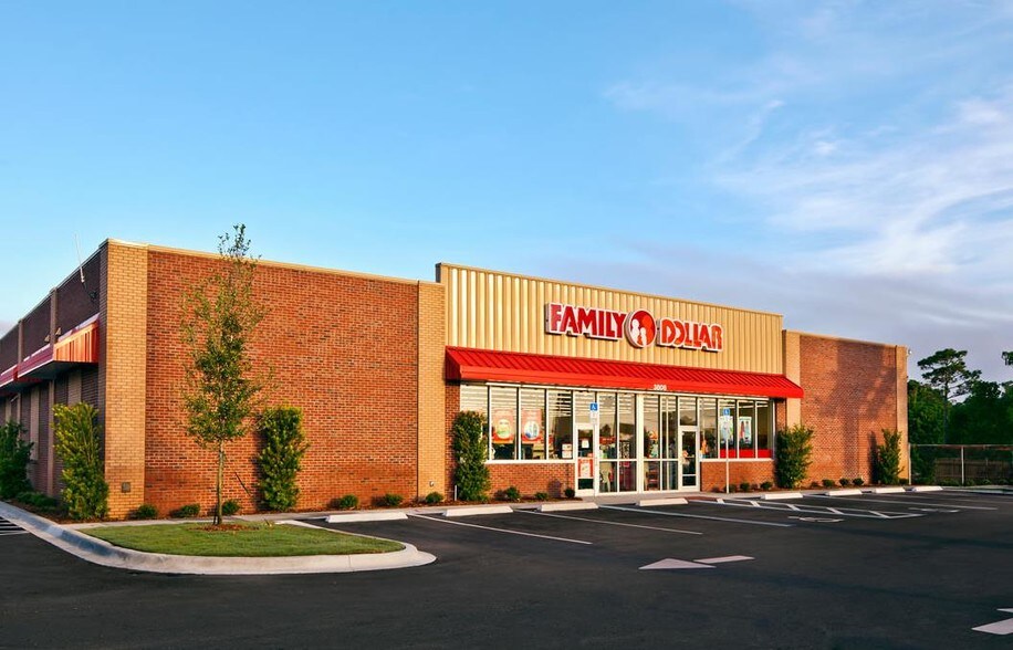 More Photos Of 2117 W Center St, Milwaukee Freestanding For Lease