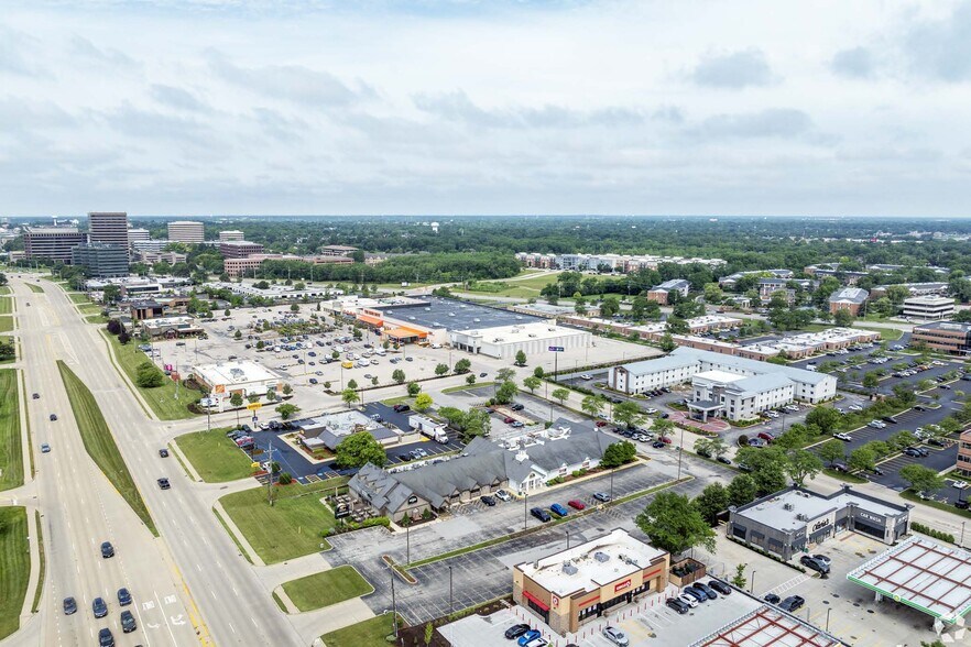 More Photos Of 17W714-17W734 22nd St, Oakbrook Terrace Freestanding For Lease