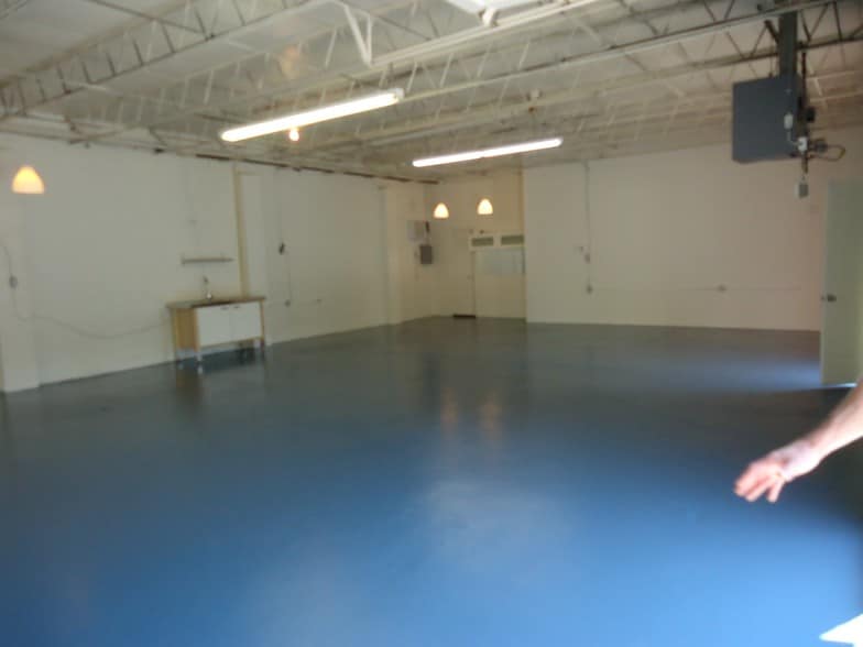 More Photos Of 141 New St, Decatur Manufacturing For Lease