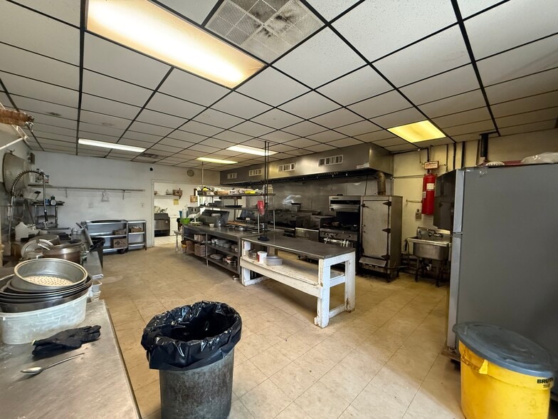 More Photos Of 185 W Cohawkin Rd, Clarksboro Restaurant For Lease