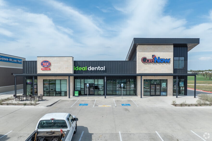 More Photos Of 2733 Fort Worth Hwy, Hudson Oaks General Retail For Lease