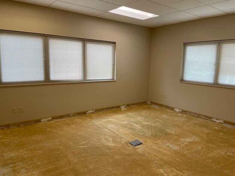 More Photos Of 1335 Corporate Center Curv, Saint Paul Medical For Lease