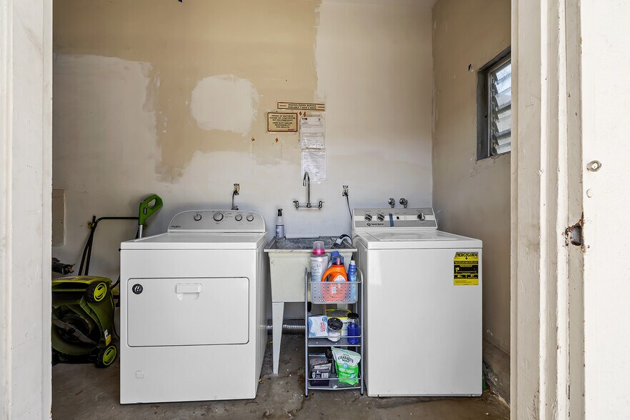 More Photos Of 1254 N Orange Dr, Los Angeles Apartments For Sale