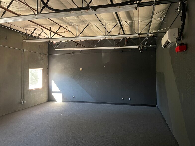 More Photos Of 9299 W Olive Ave, Peoria Warehouse For Lease