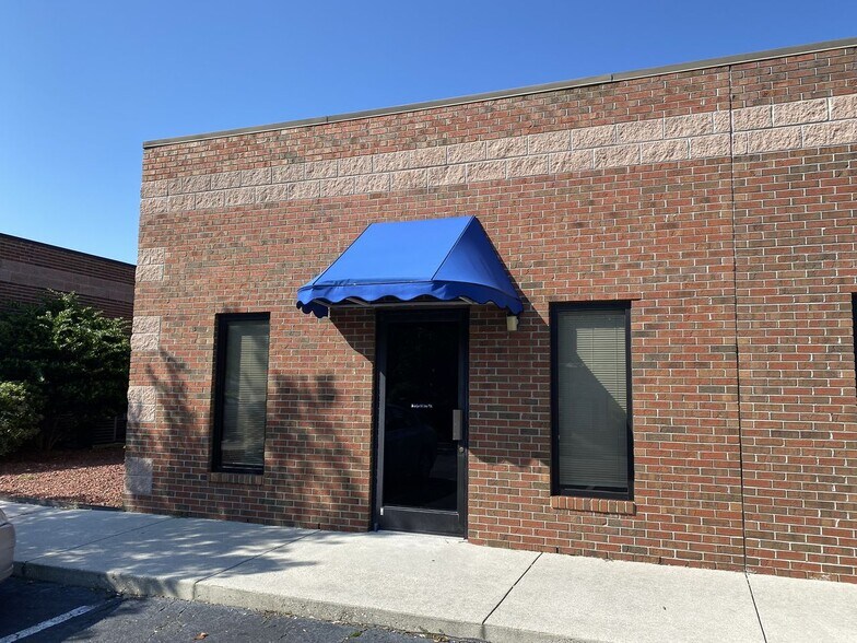 More Photos Of 311 Judges Rd, Wilmington Flex For Lease