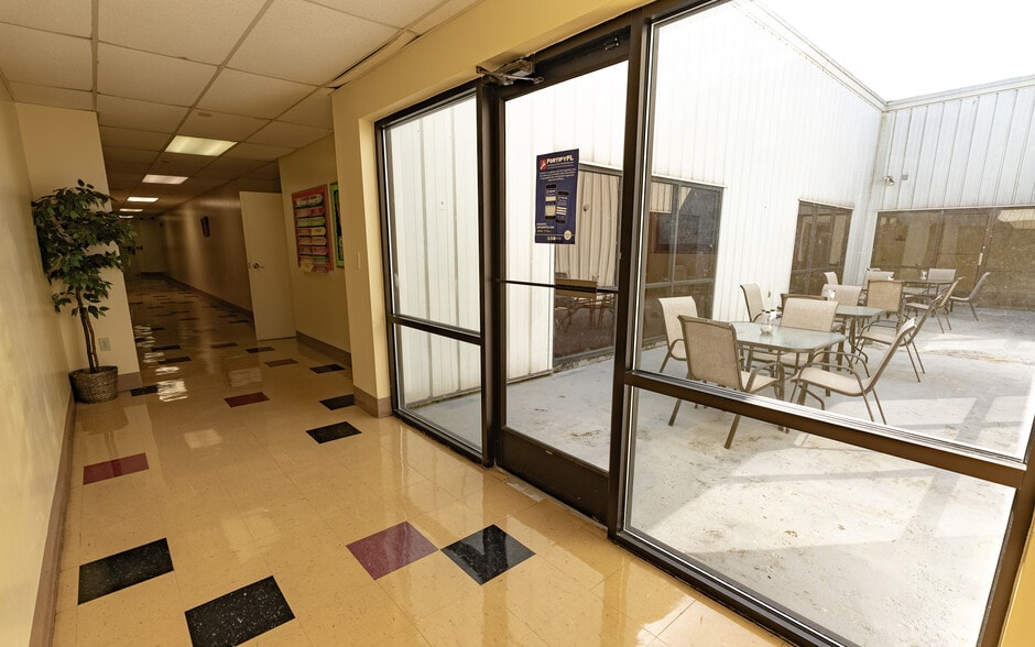 More Photos Of 8190 Pensacola Blvd, Pensacola Specialty For Sale